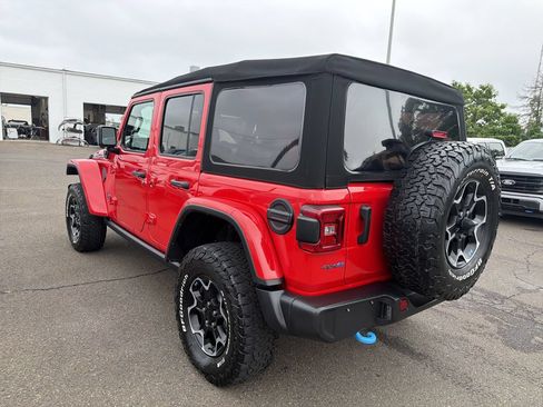 Used 2023 Jeep Wrangler Unlimited Rubicon 4xe w/ Cold Weather Group AWD/4WD image 3