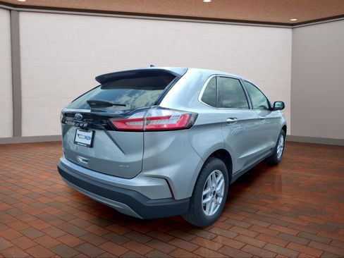 Used 2024 Ford Edge SEL w/ Convenience Package AWD/4WD image 8