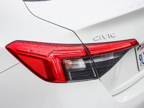 Used 2024 Honda Civic Sport image 8