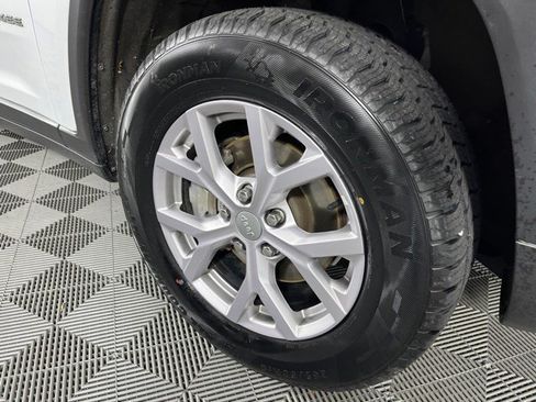 Used 2022 Jeep Grand Cherokee Limited AWD/4WD image 12