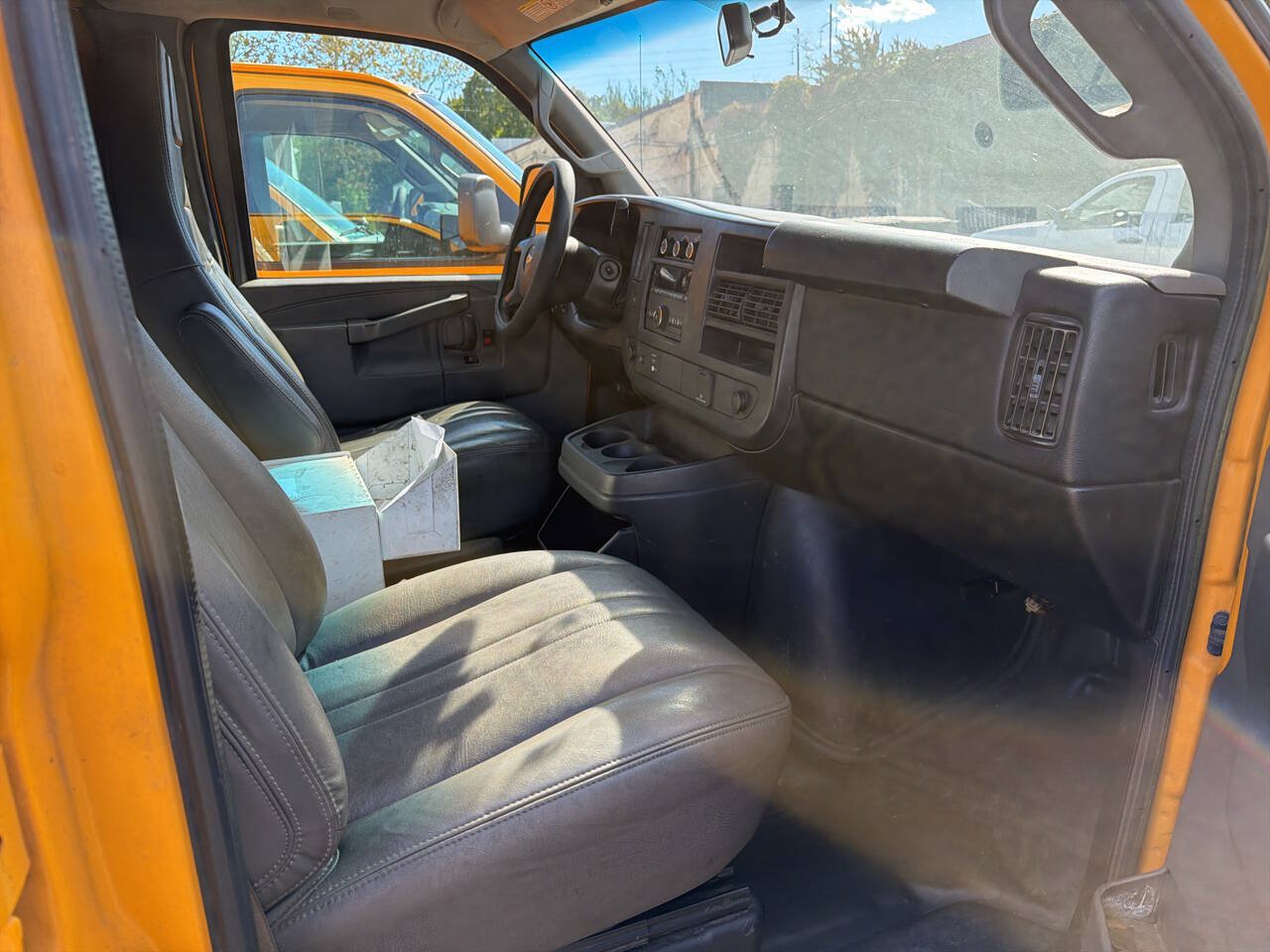 Used 2016 Chevrolet Express 2500 Extended RWD image 5