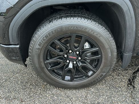 Used 2021 GMC Sierra 1500 Elevation w/ LPO, Elevation Black Package AWD/4WD image 8