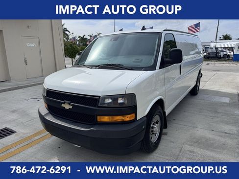 Used 2020 Chevrolet Express 3500 Extended w/ Driver Convenience Package RWD image 1