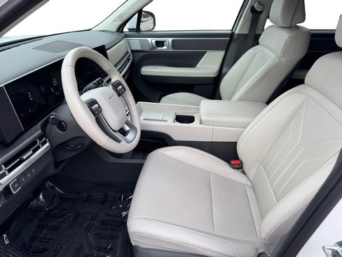 Certified 2025 Hyundai Santa Fe SEL image 9