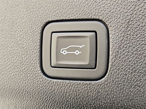 Certified 2025 Chevrolet Tahoe Z71 w/ Z71 Off-Road Package image 22