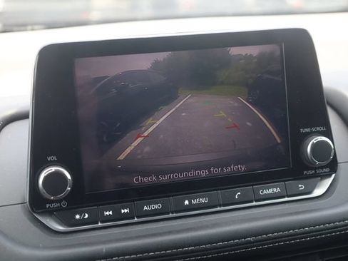 Used 2023 Nissan Rogue S FWD image 21