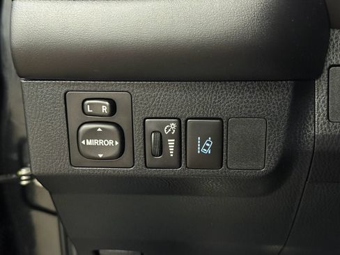 Used 2017 Toyota RAV4 Limited w/ Carpet Mat Package AWD/4WD image 22