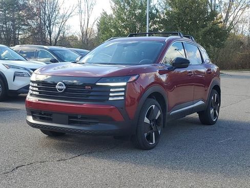 New 2026 Nissan Kicks SR w/ Cold Weather Package image 2