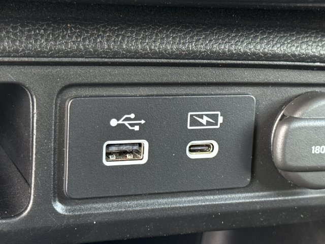 Certified 2025 Honda Pilot Black Edition image 31