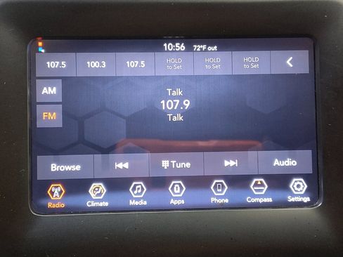 Used 2020 Jeep Cherokee Latitude AWD/4WD image 25