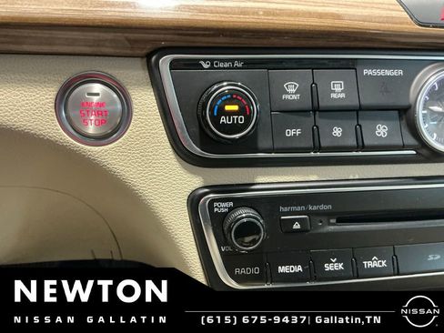 Used 2018 Kia Cadenza Premium w/ Luxury Package FWD image 26