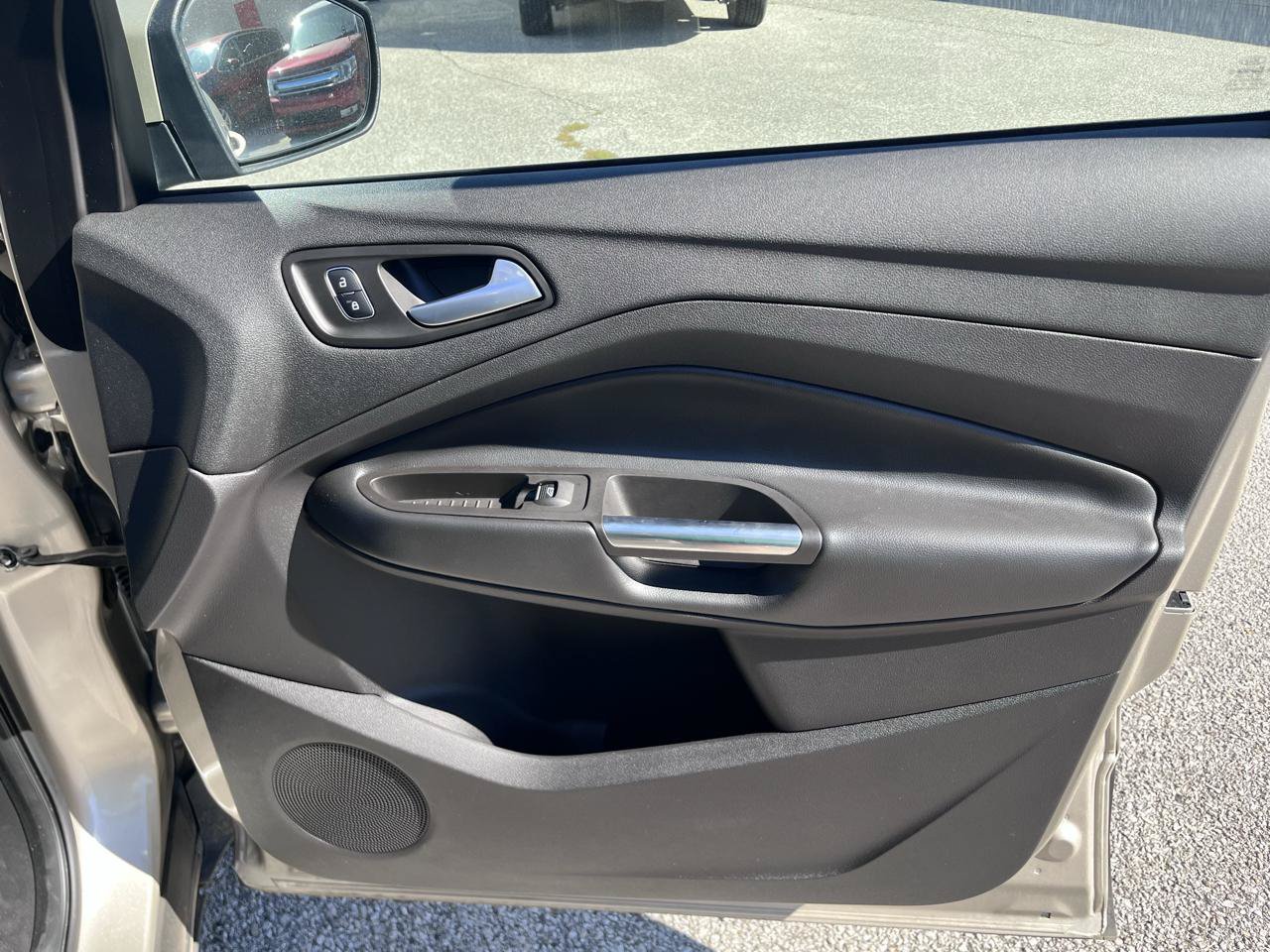 Used 2018 Ford Escape Titanium w/ Ford Safe & Smart Package AWD/4WD image 20