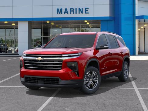 New 2026 Chevrolet Traverse LT w/ Driver Confidence Package FWD image 6