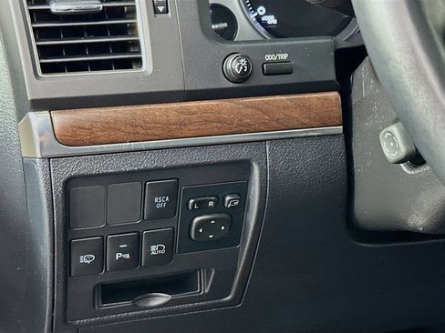 Used 2017 Toyota Land Cruiser AWD/4WD image 10