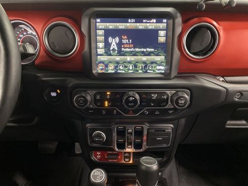 Used 2020 Jeep Gladiator Rubicon image 25