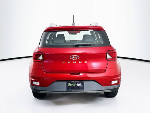 Used 2025 Hyundai Venue SEL FWD image 7