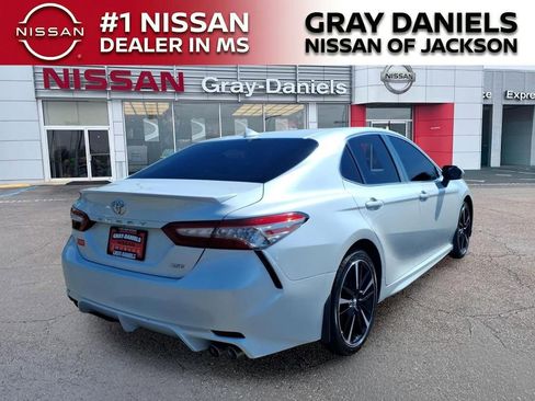 Used 2019 Toyota Camry XSE FWD image 7