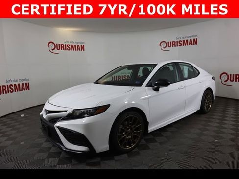 Used 2024 Toyota Camry SE w/ Convenience Package image 3