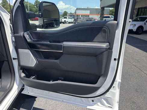 Used 2026 Ford F250 Platinum AWD/4WD image 13