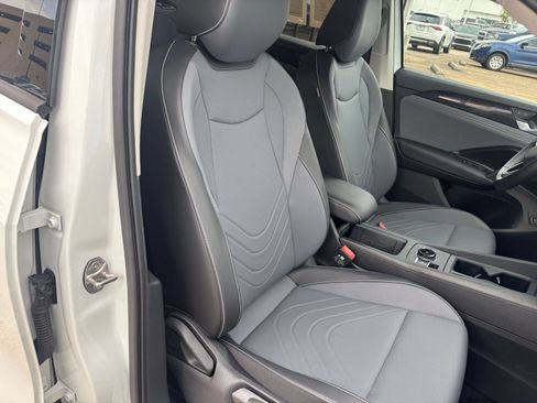 Used 2026 Volkswagen Tiguan SE FWD image 37