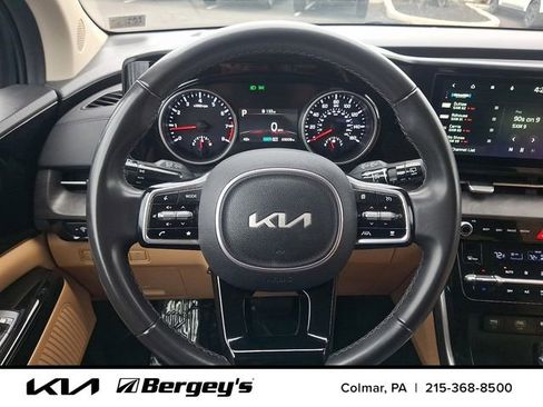 Used 2024 Kia Carnival EX image 22
