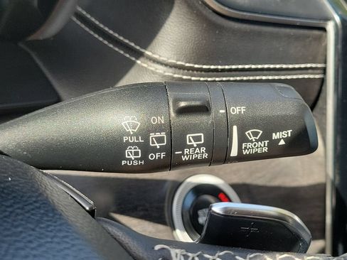 Used 2024 Jeep Grand Cherokee Limited RWD image 12