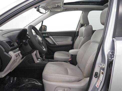 Used 2015 Subaru Forester 2.5i Touring w/ Eyesight & Navigation System AWD/4WD image 23