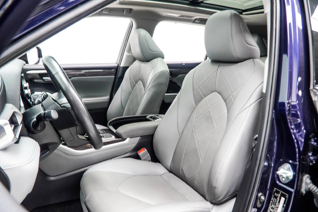 Used 2023 Toyota Highlander Platinum FWD image 38