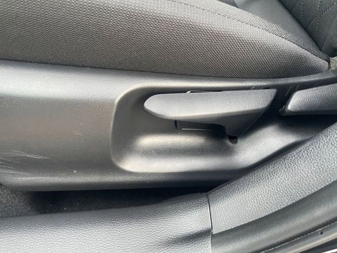 Used 2025 Toyota Corolla LE image 23