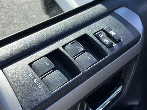 Used 2014 Toyota 4Runner SR5 image 17