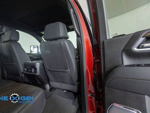 Used 2025 Chevrolet Silverado 2500 High Country w/ Technology Package AWD/4WD image 35