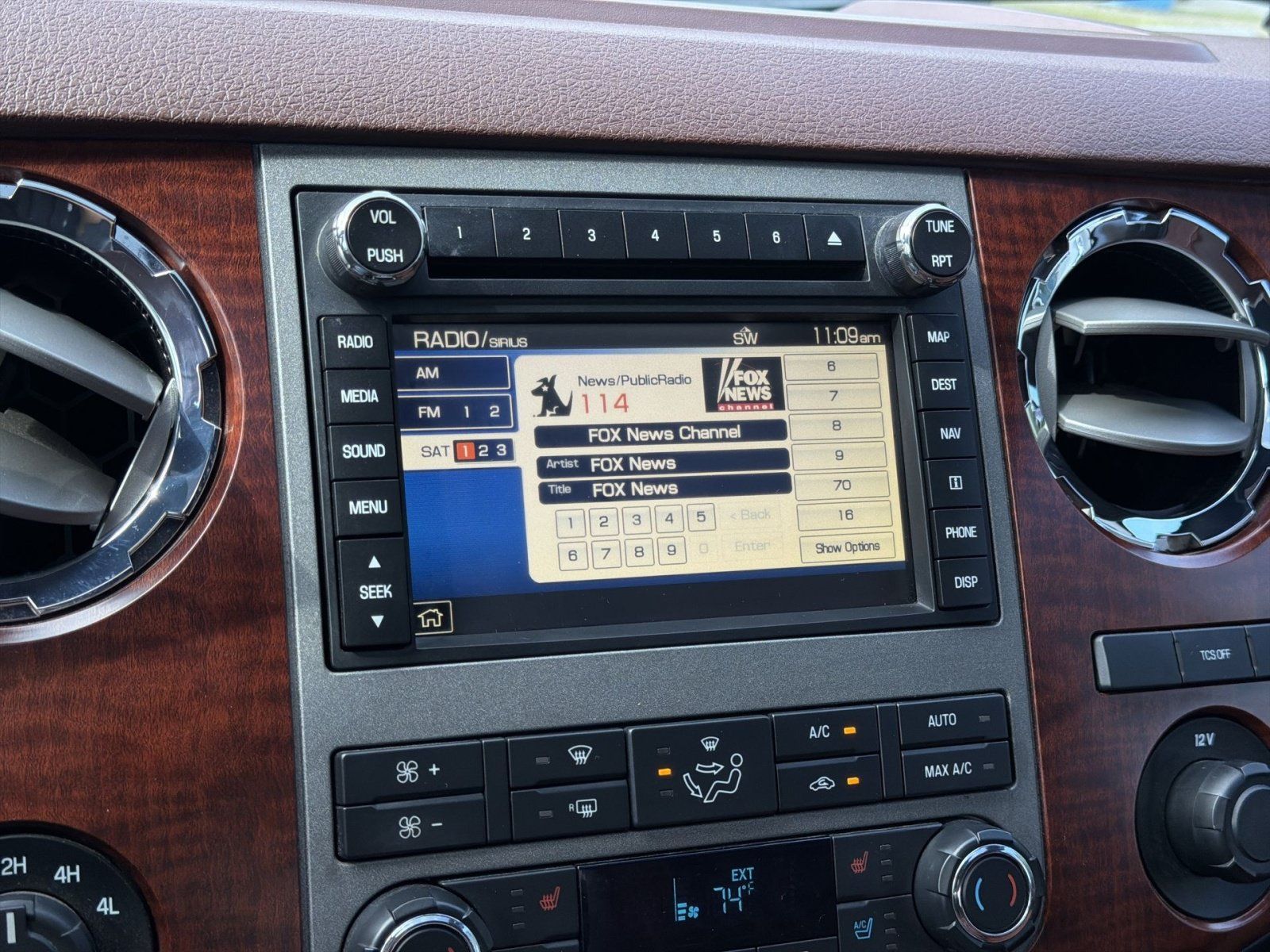 Used 2012 Ford F450 King Ranch w/ King Ranch w/Chrome Pkg AWD/4WD image 33