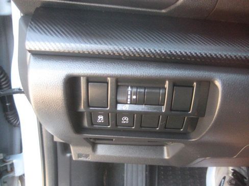 Used 2023 Subaru Crosstrek 2.0i Premium AWD/4WD image 15