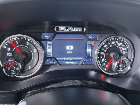 Used 2024 RAM 2500 Laramie AWD/4WD image 12