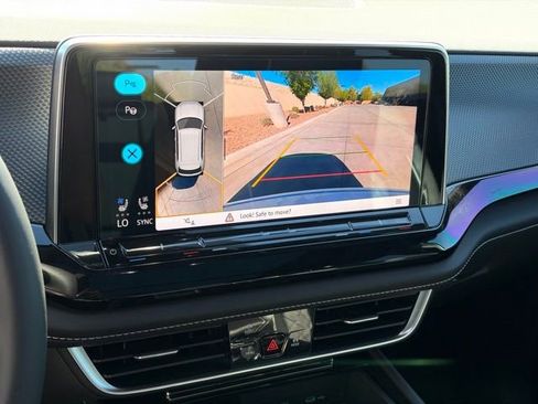 Used 2024 Volkswagen Atlas Cross Sport SEL Premium R-Line image 22