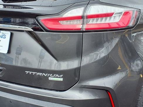 Used 2020 Ford Edge Titanium image 26