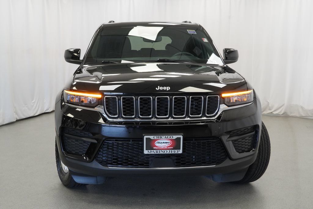 Certified 2024 Jeep Grand Cherokee Laredo AWD/4WD image 15