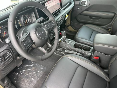 New 2026 Jeep Gladiator Sport AWD/4WD image 10
