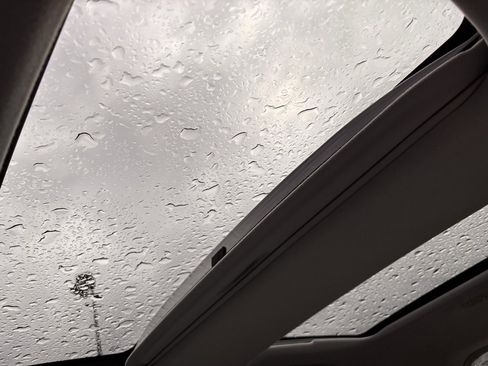 Used 2013 Toyota Venza XLE image 24