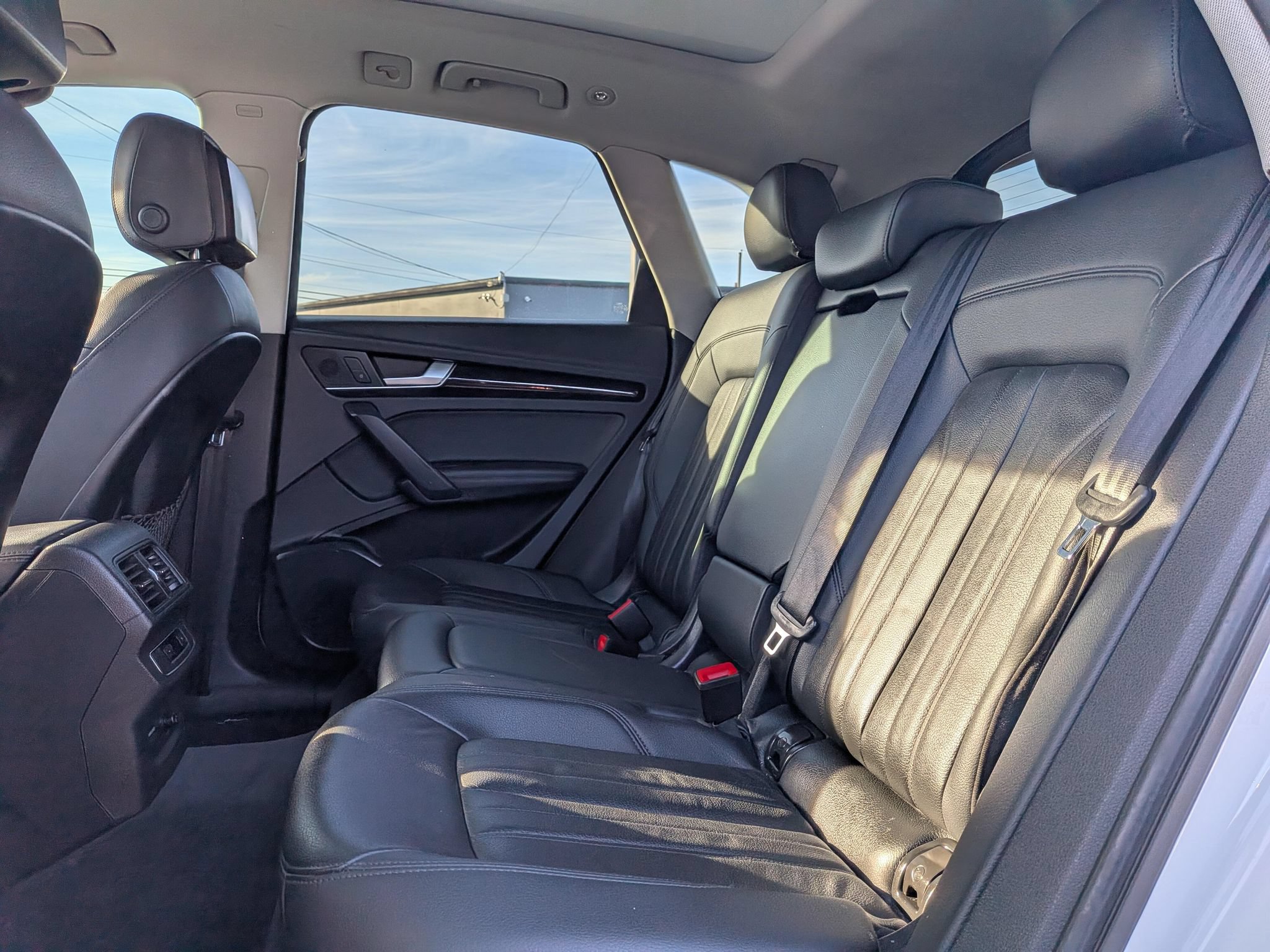 Used 2020 Audi Q5 e Premium Plus AWD/4WD image 6