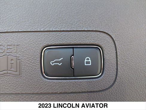 Used 2023 Lincoln Aviator Reserve w/ Equipment Group 201A RWD image 28