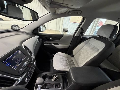 Used 2022 Chevrolet Equinox LS image 26