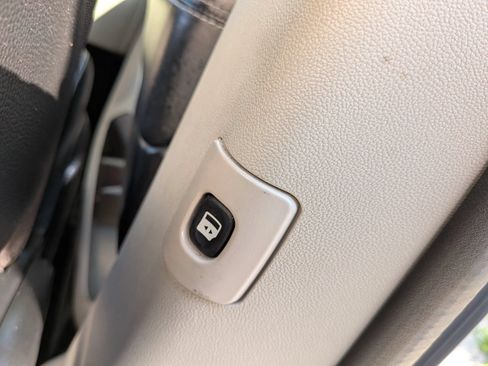 Used 2019 Dodge Grand Caravan SXT FWD image 31