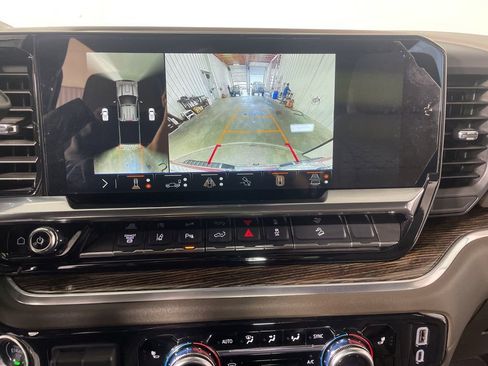 Used 2024 GMC Sierra 3500 SLE w/ SLE Value Package AWD/4WD image 17