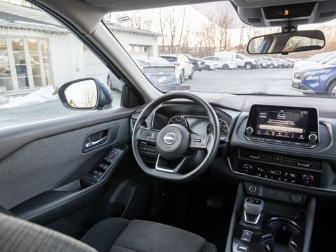 Used 2023 Nissan Rogue SV FWD image 22