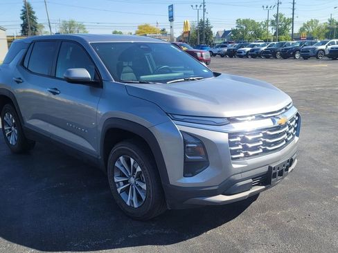 Used 2026 Chevrolet Equinox LT FWD image 16