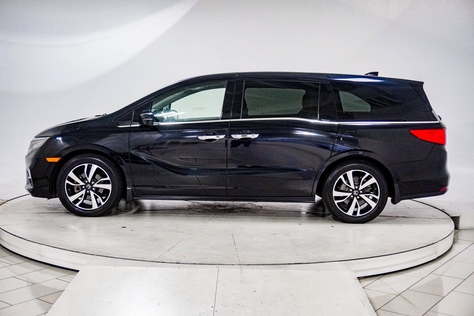 Used 2020 Honda Odyssey Elite image 5