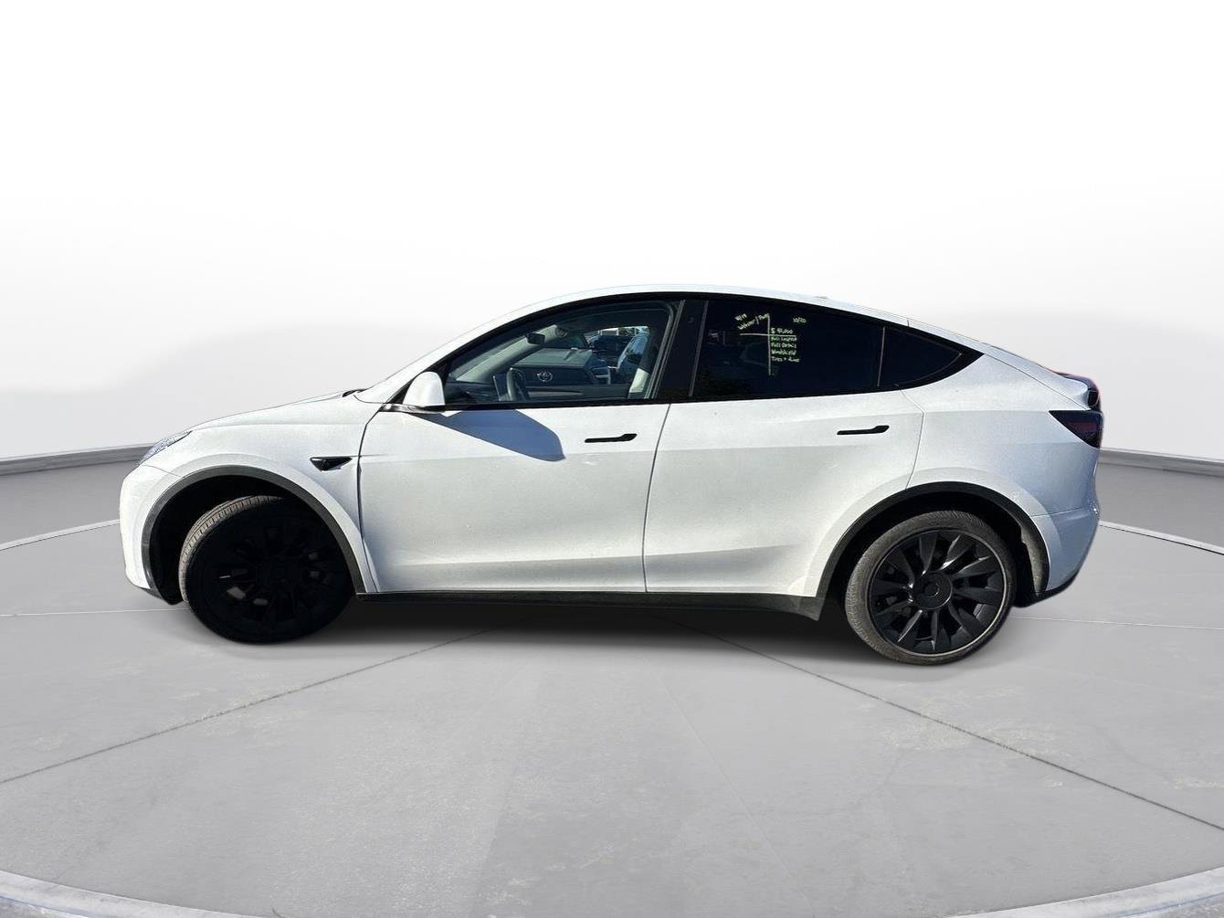 Used 2023 Tesla Model Y Long Range AWD/4WD image 9