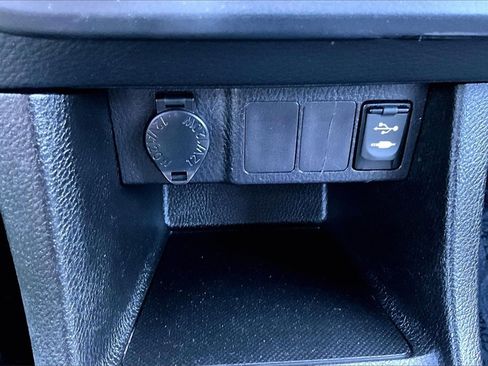 Used 2014 Toyota Corolla LE image 16