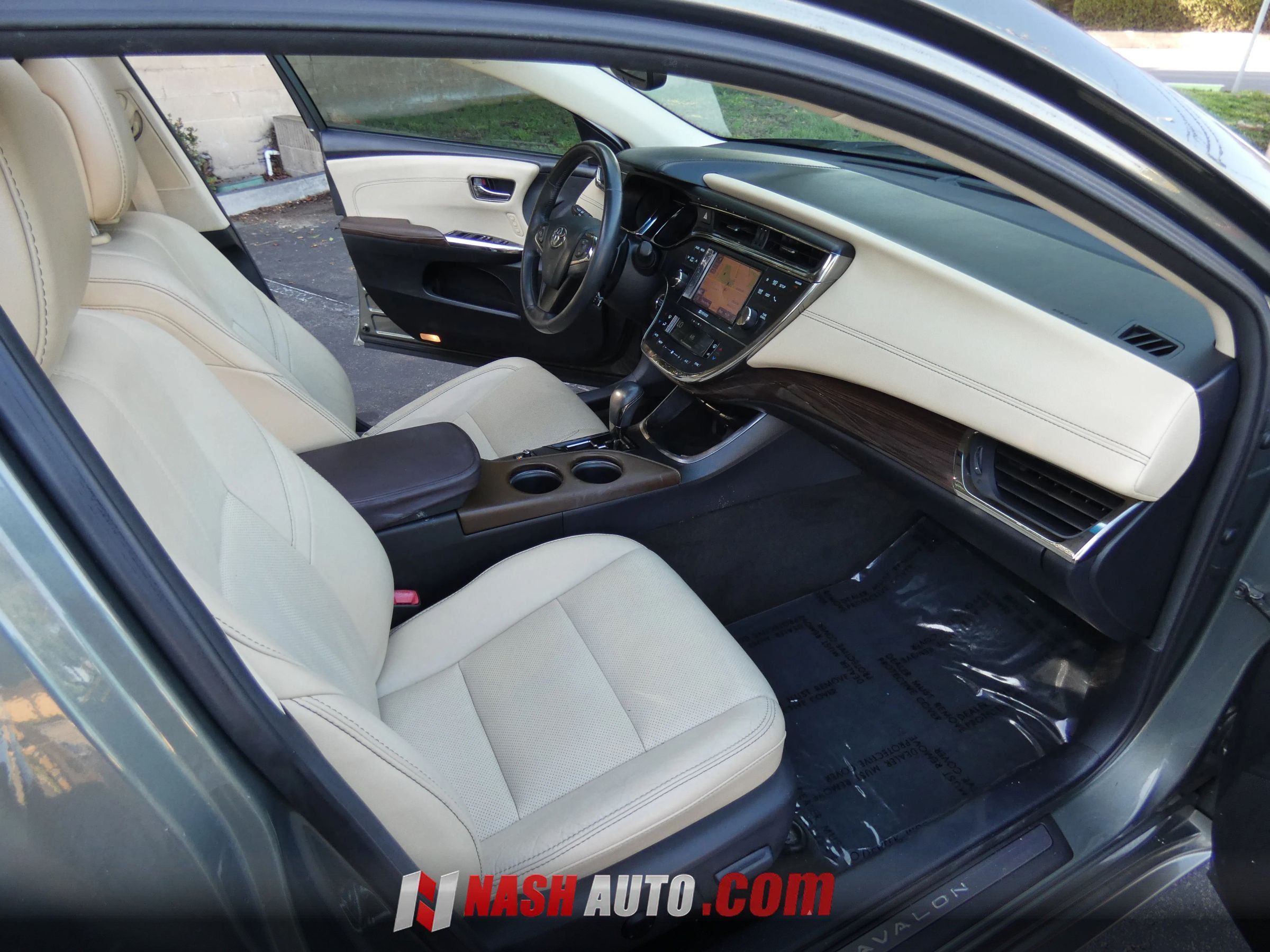 Used 2013 Toyota Avalon Limited FWD image 24
